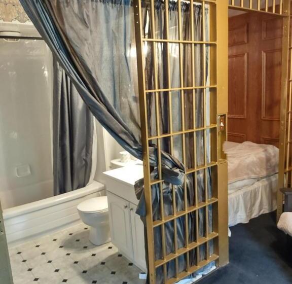 غرفة قياسية رباعية مطلة على الحديقة, The King George Inn