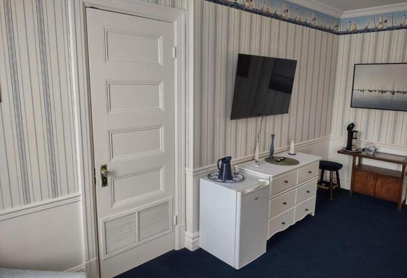 غرفة سوبيريور رباعية, The King George Inn