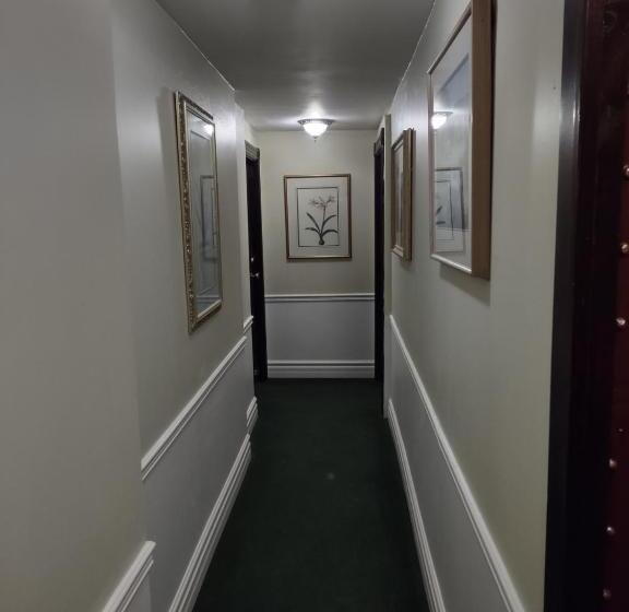 غرفة قياسية ثلاثية, The King George Inn