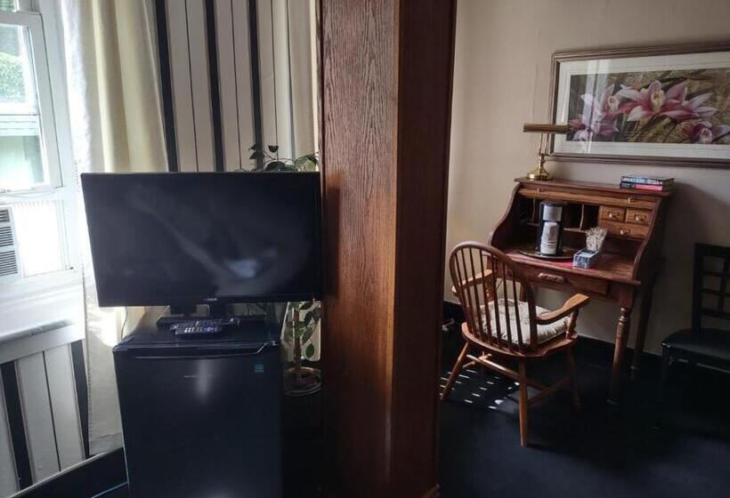 غرفة كلاسيكية رباعية, The King George Inn