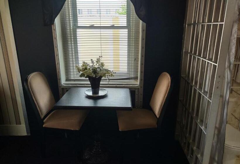 غرفة سوبيريور ثلاثية, The King George Inn