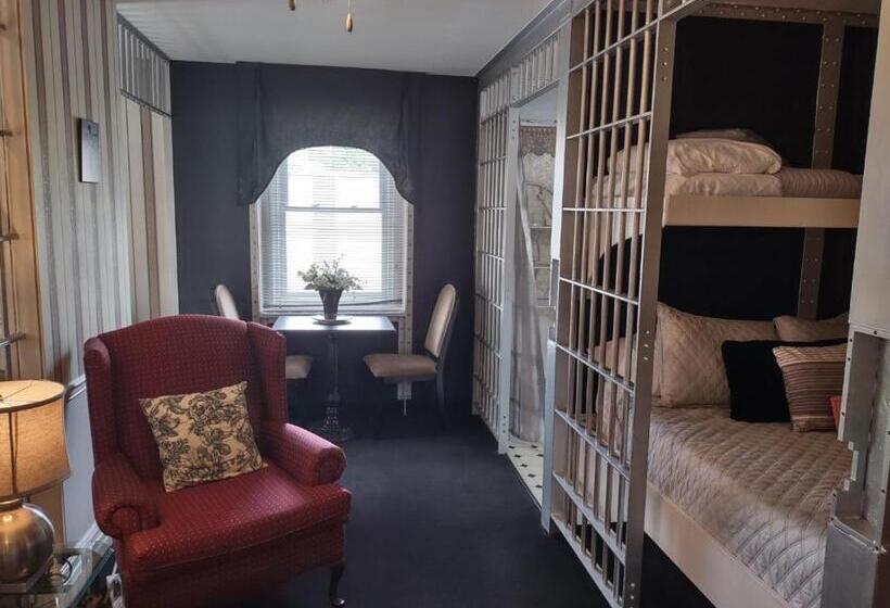 غرفة سوبيريور ثلاثية, The King George Inn