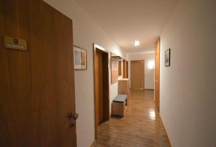 ３ベッドルームアパートメント, Residence Albierch