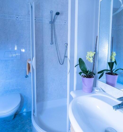 דירת חדר, Residence Martha