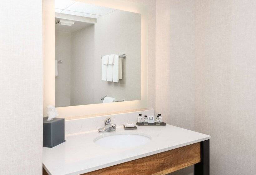 이그제큐티브 스위트, Cherry Valley