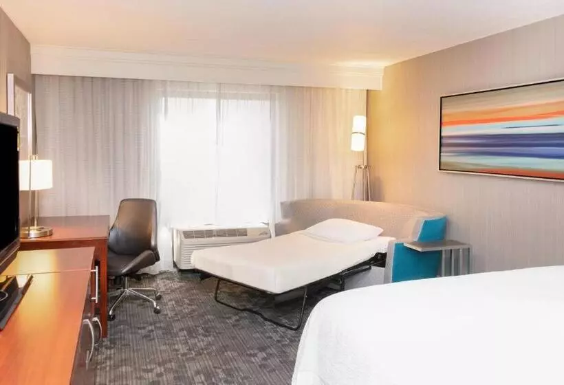 キングサイズベッドのスタンダードルーム, Courtyard By Marriott Bloomington