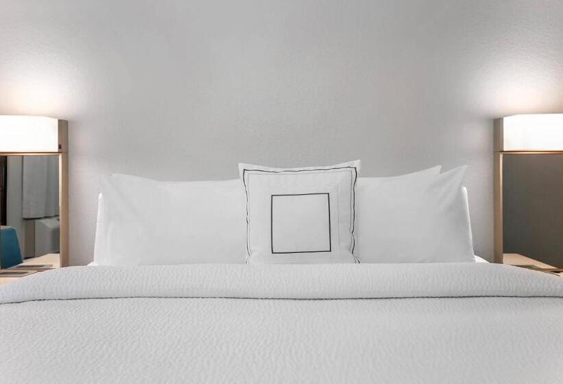 جناح سرير ملكى, Courtyard Tampa Brandon