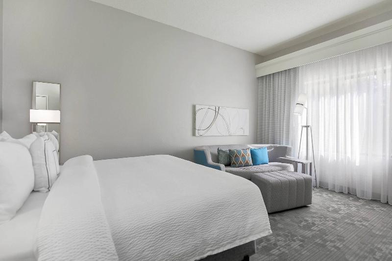 غرفة قياسية سرير كينج, Courtyard Tampa Brandon
