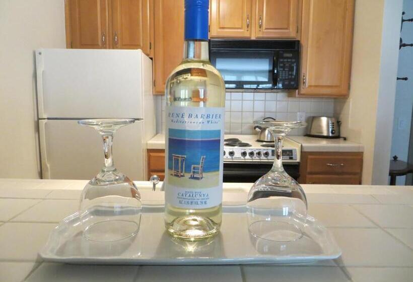 סוויטה, Cow Hollow Inn And Suites