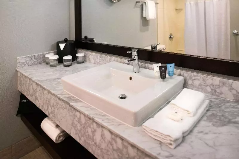 اتاق استاندارد, Crowne Plaza Springfield Convention Center, An Ihg