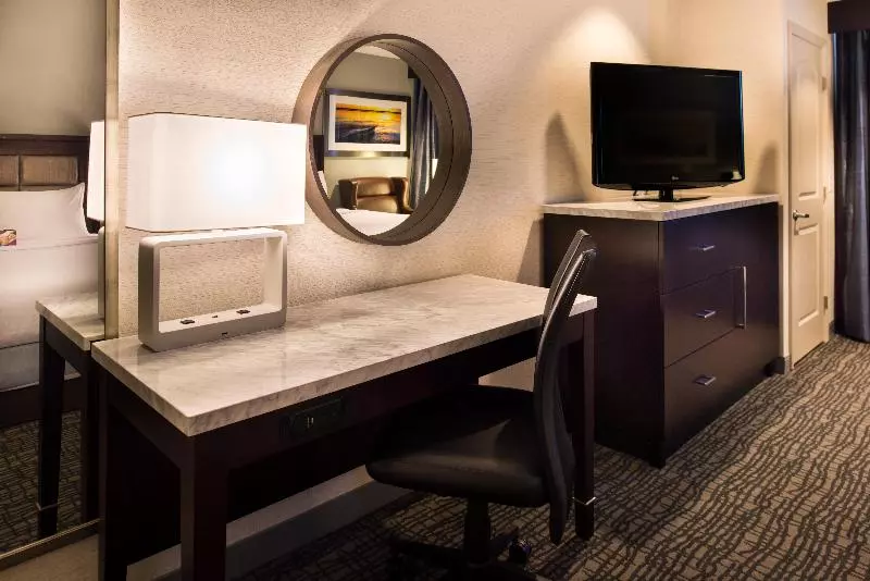 اتاق استاندارد, Crowne Plaza Springfield Convention Center, An Ihg