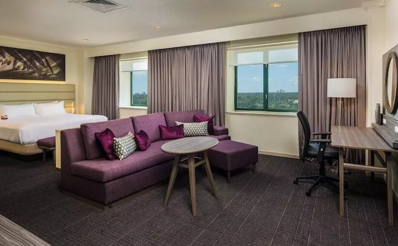 سوییت, Crowne Plaza Springfield Convention Center, An Ihg