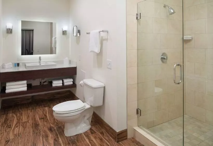 سوییت, Crowne Plaza Springfield Convention Center, An Ihg