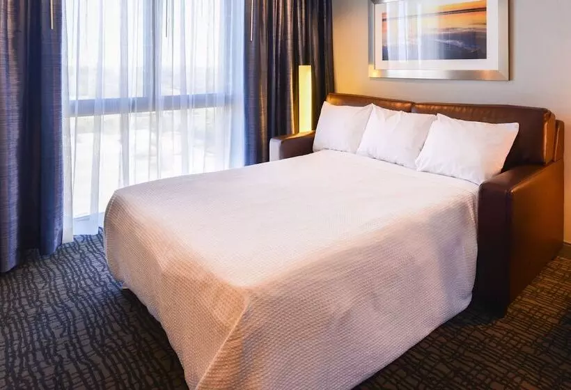 سوییت, Crowne Plaza Springfield Convention Center, An Ihg