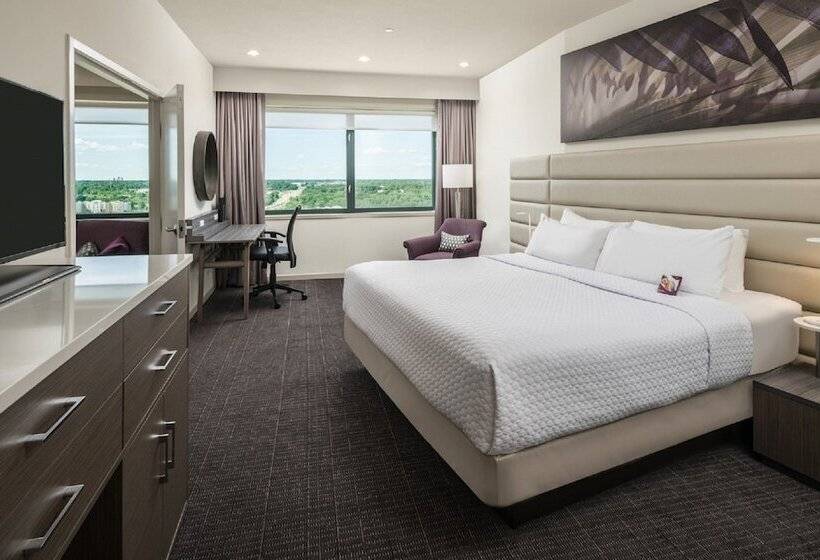 스위트, Crowne Plaza Springfield Convention Center, An Ihg