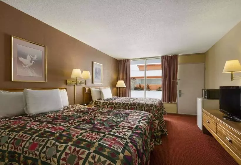 ２ダブルベッドのスタンダードルーム, Days Inn By Wyndham White House