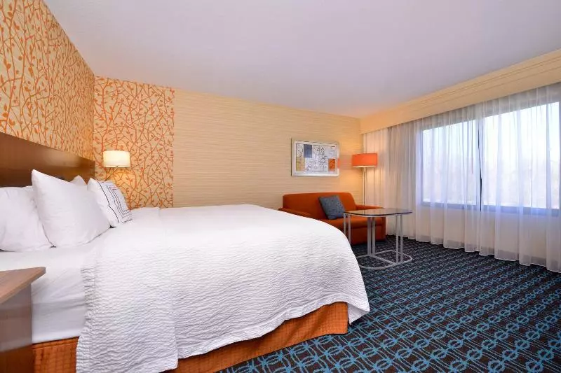 キングサイズベッドのスタンダードルーム, Fairfield Inn And Suites By Marriott Rochester West/greece