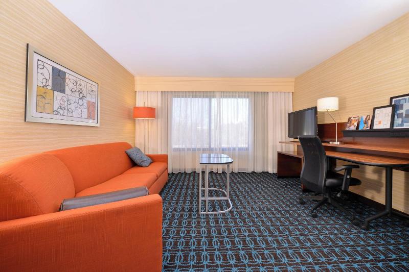 Люкс Кровать Кинг, Fairfield Inn And Suites By Marriott Rochester West/greece