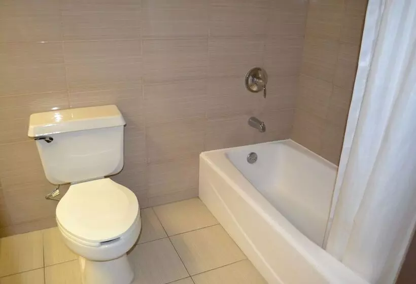 اتاق لوکس, La Crystal Hotel  Los Angeles Long Beach Area