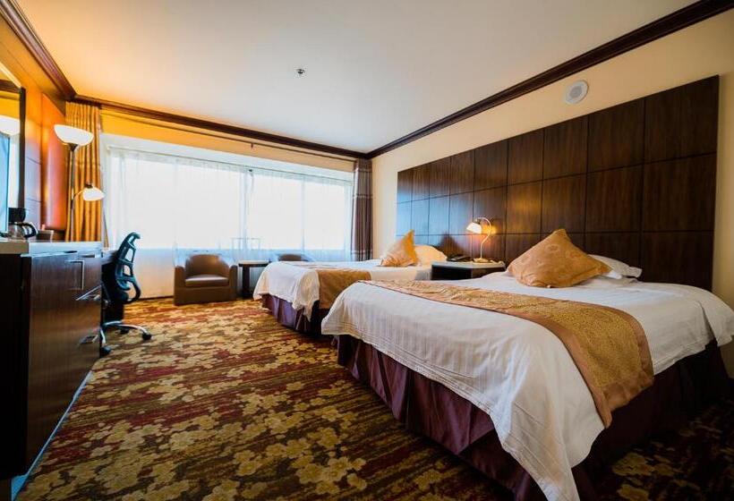 Номер бизнес-класса, La Crystal Hotel  Los Angeles Long Beach Area