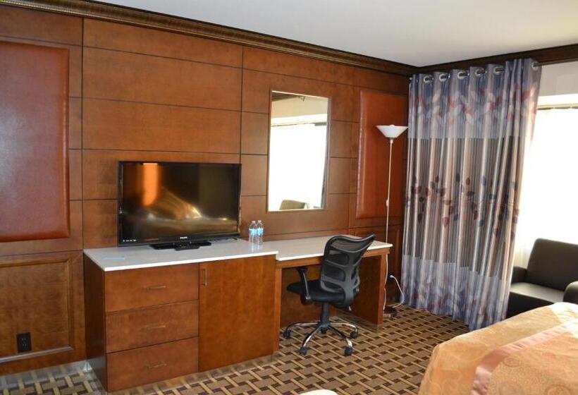 Номер бизнес-класса, La Crystal Hotel  Los Angeles Long Beach Area