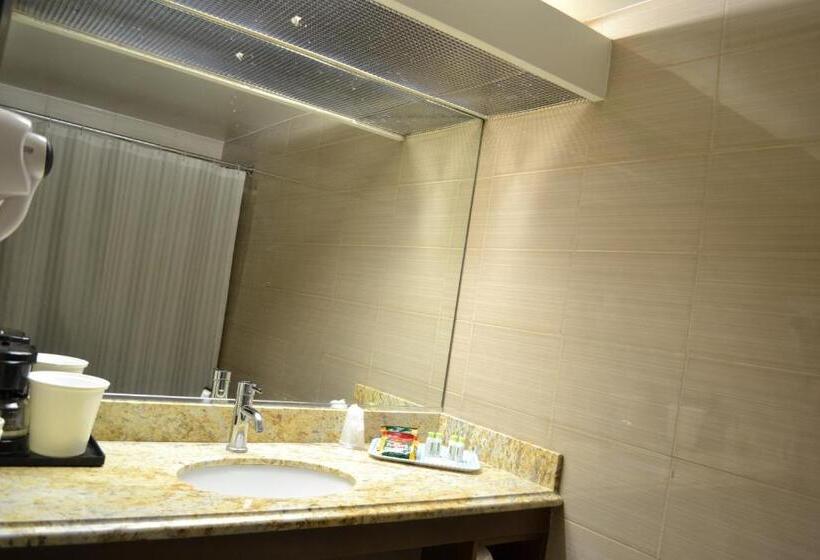 스탠다드 룸 킹사이즈 침대, La Crystal Hotel  Los Angeles Long Beach Area