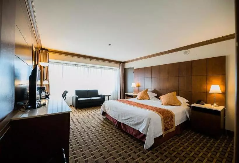 اتاق لوکس با تخت بزرگ, La Crystal Hotel  Los Angeles Long Beach Area