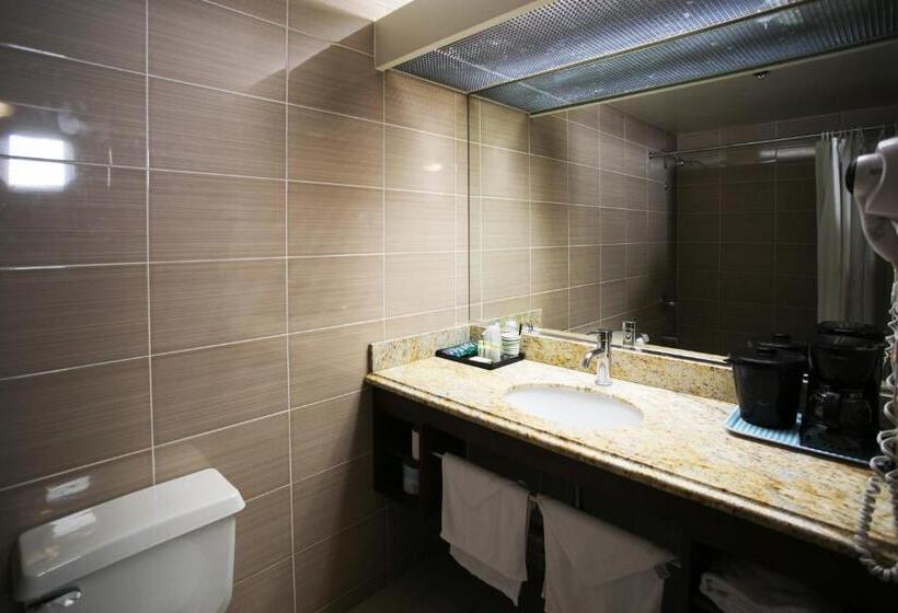 Номер Deluxe Кровать Кинг, La Crystal Hotel  Los Angeles Long Beach Area
