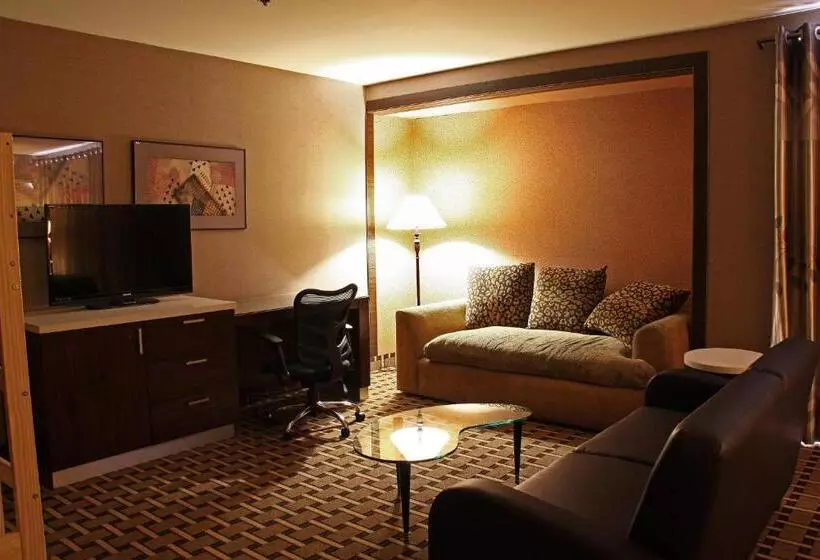 سوییت خانوادگی, La Crystal Hotel  Los Angeles Long Beach Area