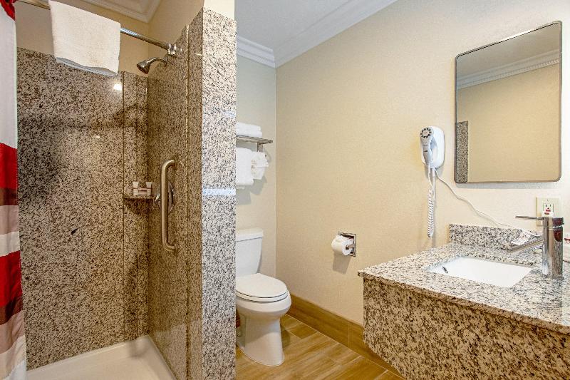 Люкс Кровать Кинг, Red Roof Inn & Suites Monterey