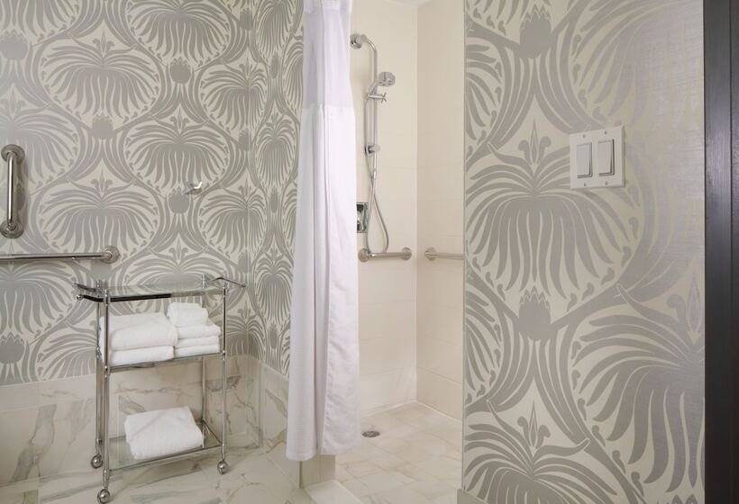 Deluxe Room Adapted for Disabled, Silversmith Hotel Chicago Downtown