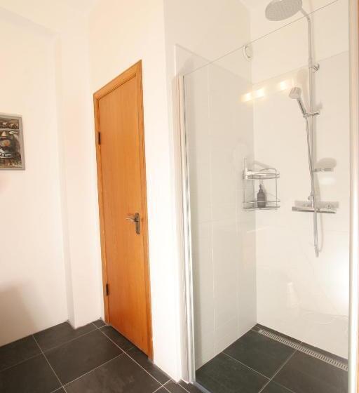 اتاق استاندارد با سرویس بهداشتی مشترک, Spói Guesthouse