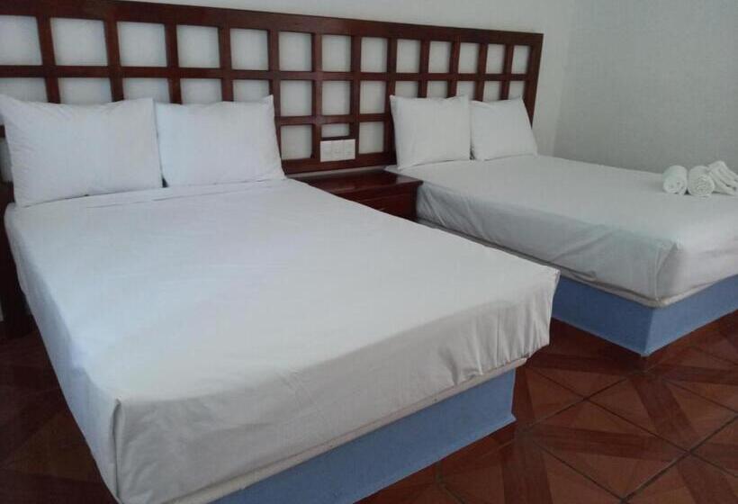 غرفه قياسيه سريرين مزدوجين, D Abril