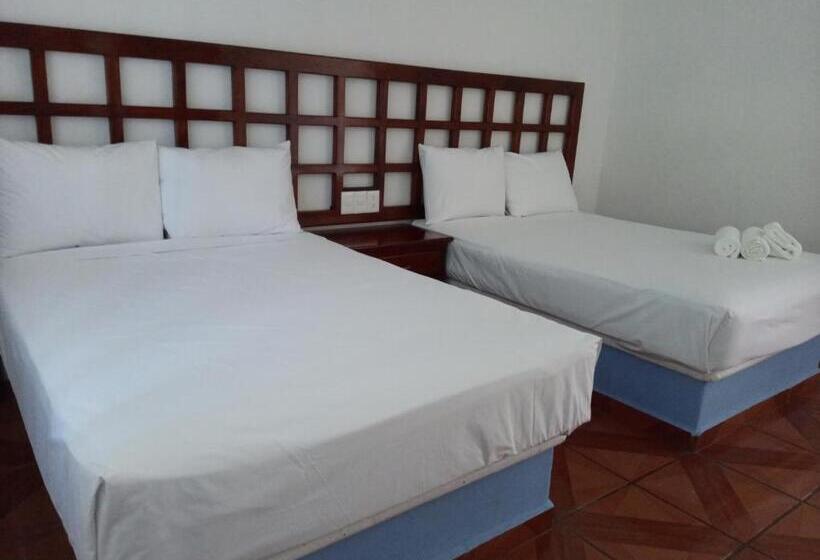 غرفه قياسيه سريرين مزدوجين, D Abril