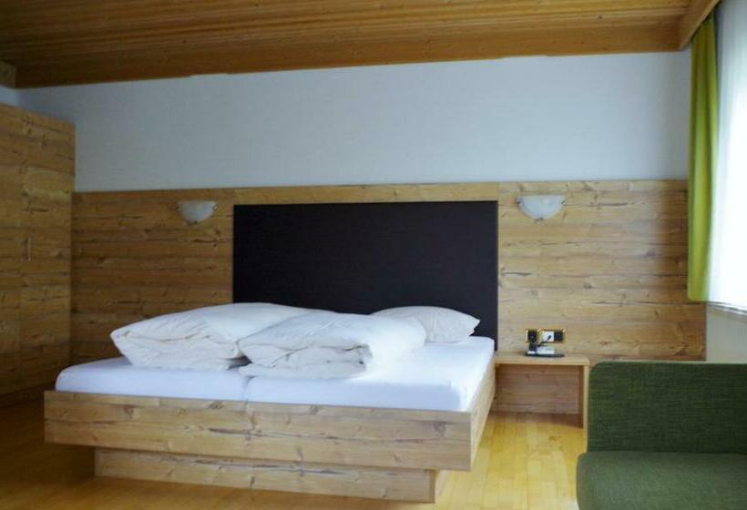 Номер Стандарт Трехместный, Edi