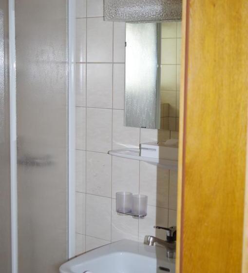 Номер Стандарт Трехместный, Edi