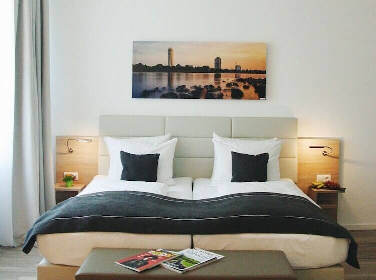 수피리어 룸, Four Stars By City