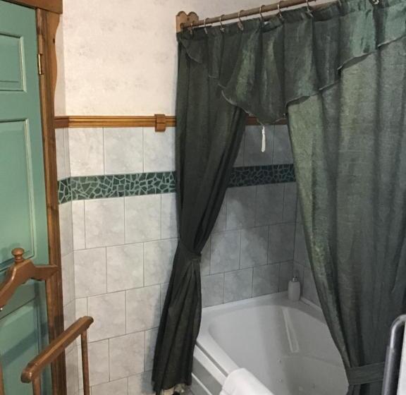 جناح مزود بتراس, Auberge La Cote D Or