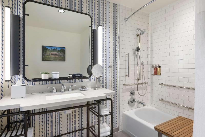 Engelliler için Standart Oda, The Central Station Memphis, Curio Collection By Hilton