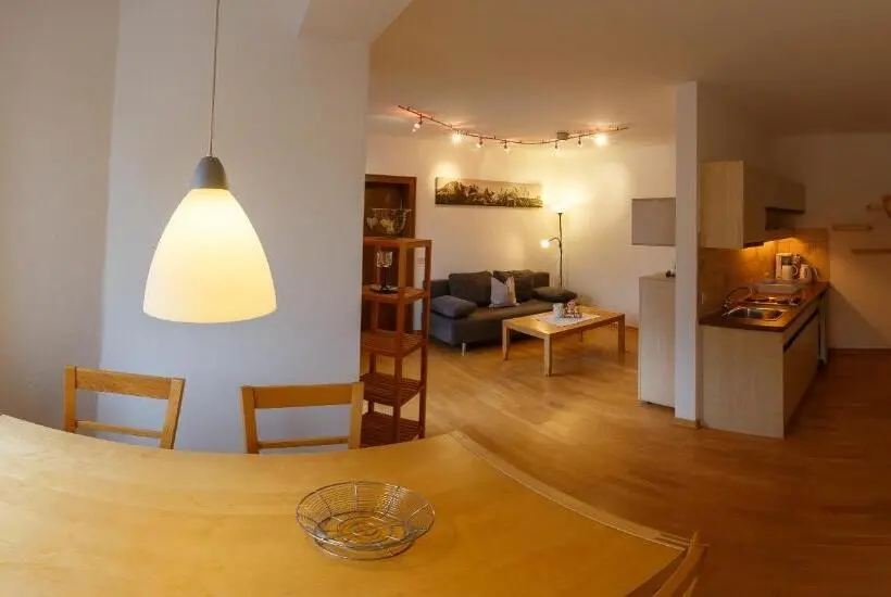 ２ベッドルームアパートメント, Haus Central