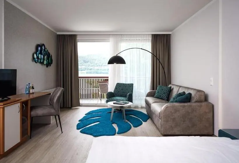 Deluxe-huone Järvinäkymä, Seehotel Vinzenz