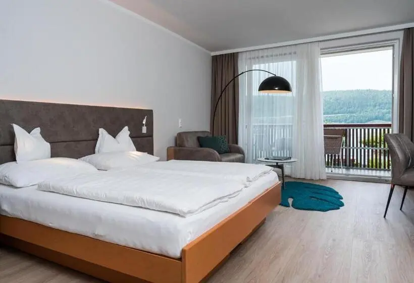 Deluxe-huone Järvinäkymä, Seehotel Vinzenz