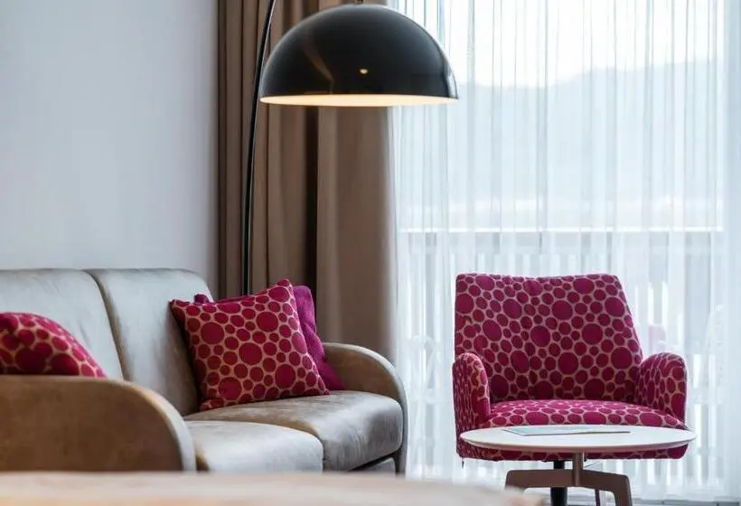 Deluxe-huone Järvinäkymä, Seehotel Vinzenz