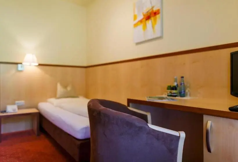 Standard Yhden Hengen Huone Parveke, Seehotel Vinzenz