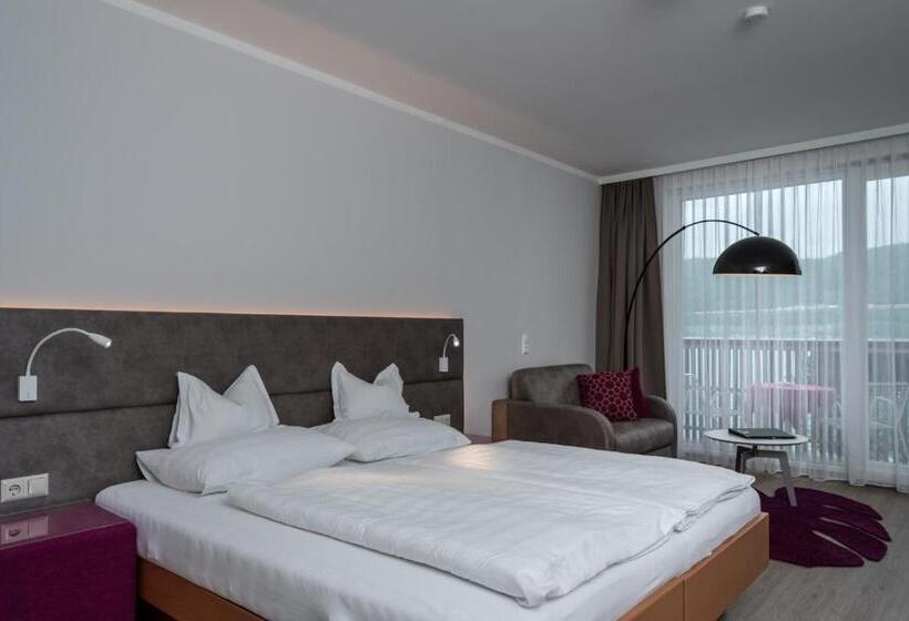 Superior room with lake view, Seehotel Vinzenz