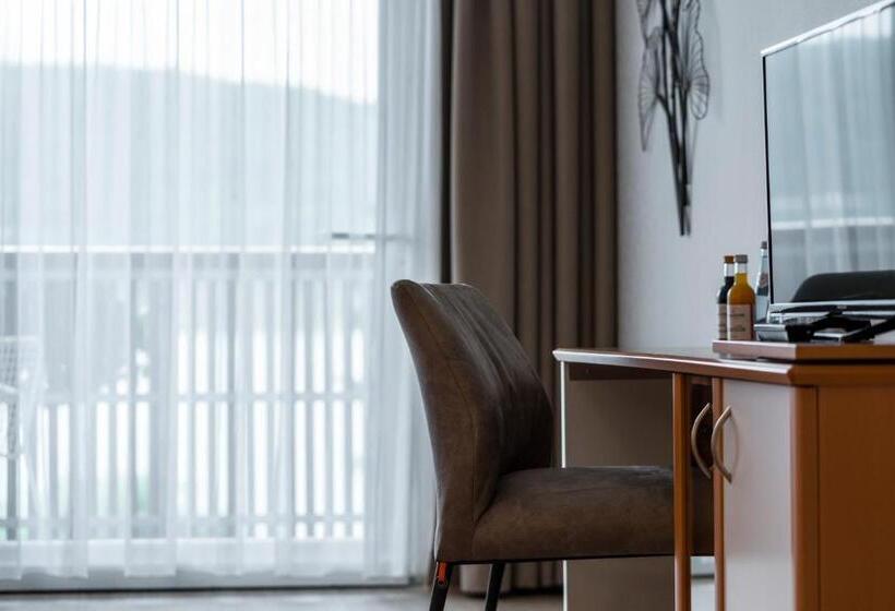 Superior room with lake view, Seehotel Vinzenz