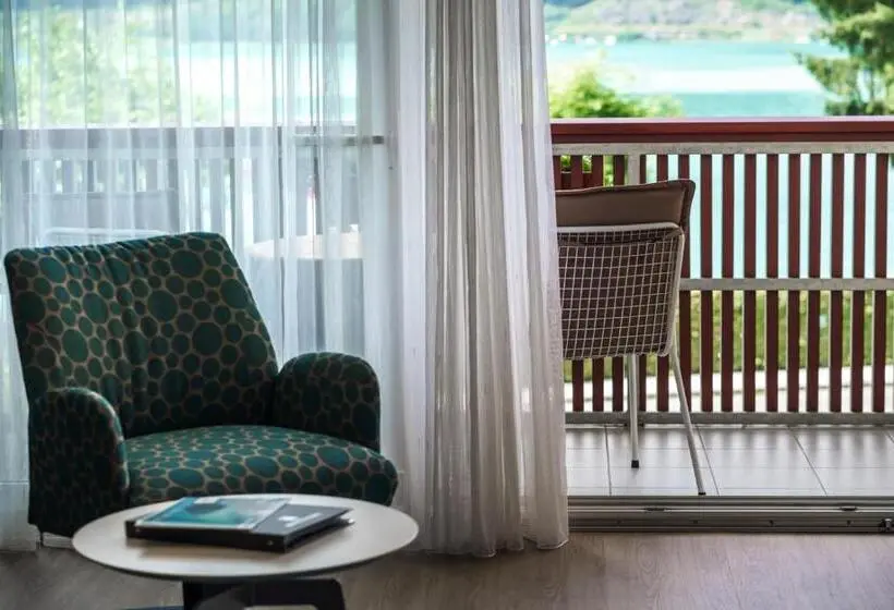 Deluxe-huone Järvinäkymä, Seehotel Vinzenz