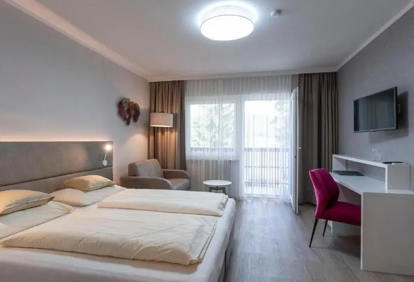 Superior room with lake view, Seehotel Vinzenz