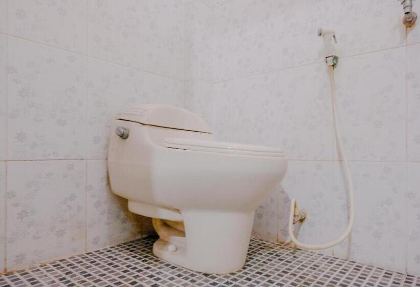 חדר בסיסי, Spot On 1761  Dirgahayu