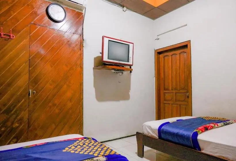 Eenvoudige Kamer, Spot On 1761 Dirgahayu